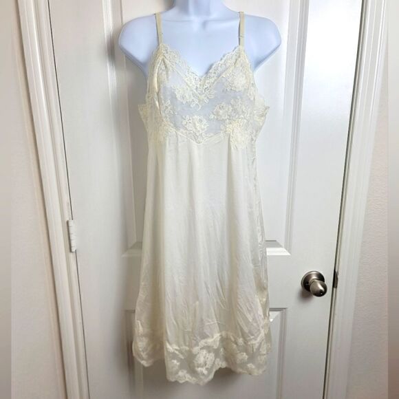 VANITY FAIR Vintage Slip Dress - Picture 1 of 13